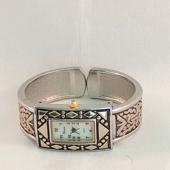 Geneva Women's Watch 18mm Silver Finish Cross Bangle Cuff – New Battery - Picture 2 of 6